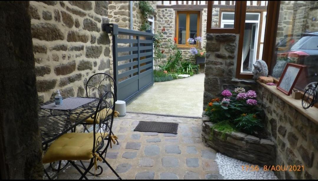 Le Logis De La Cour De Bretagne Au Port De Dinan Lanvallay 外观 照片
